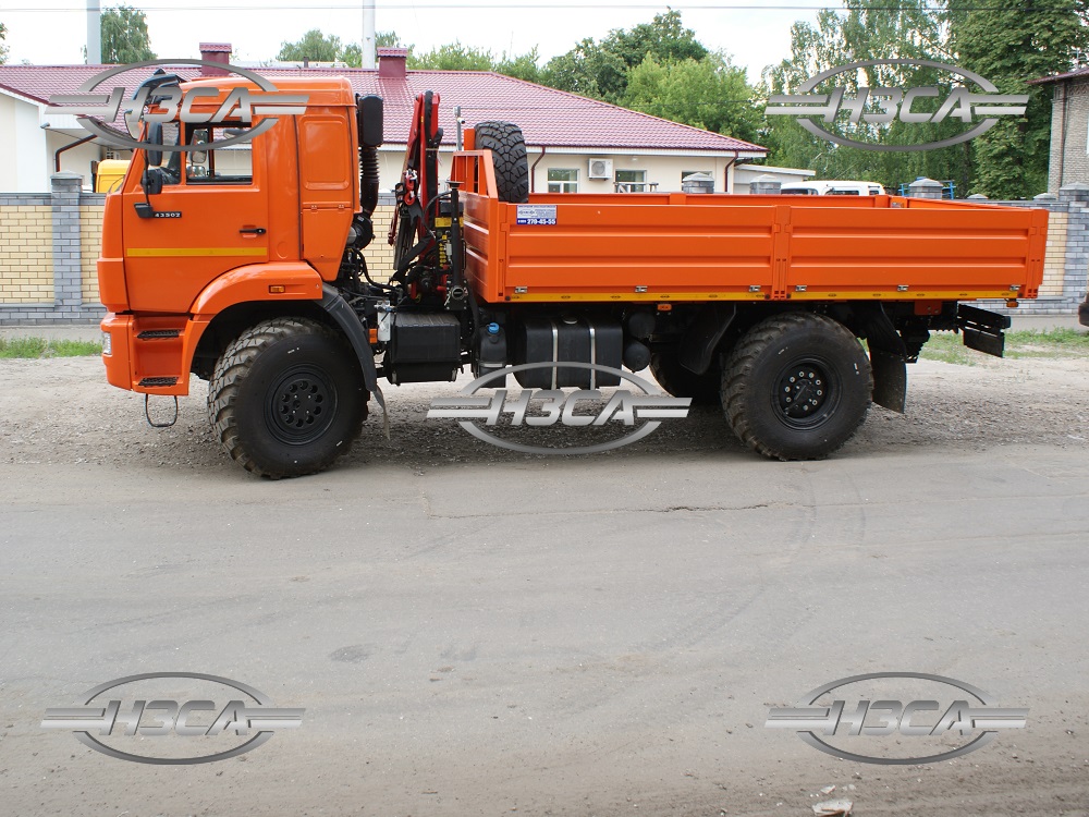 Бортовой КАМАЗ-43502 с краном-манипулятором (КМУ)