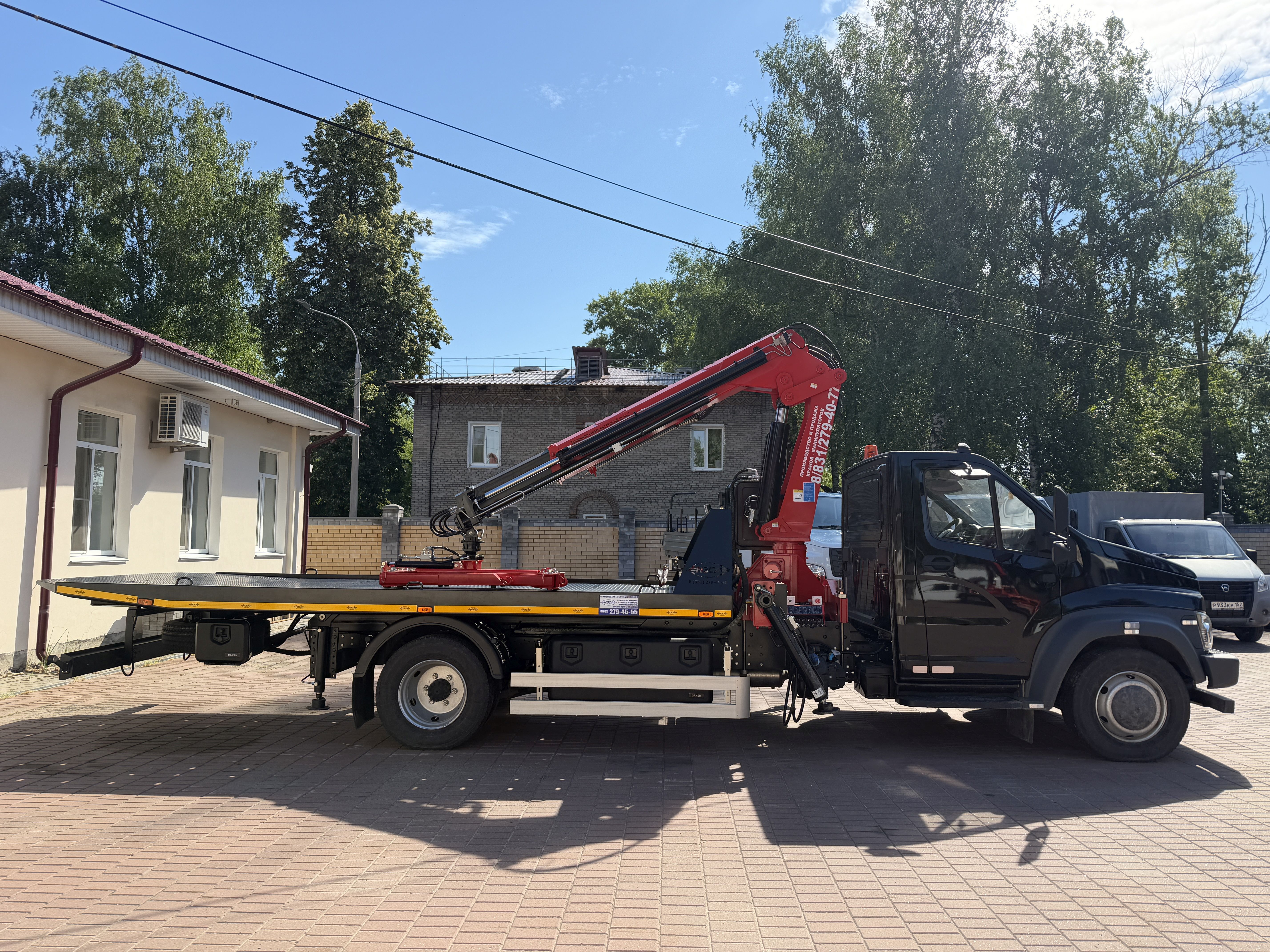 Эвакуатор с КМУ на базе ГАЗон NEXT