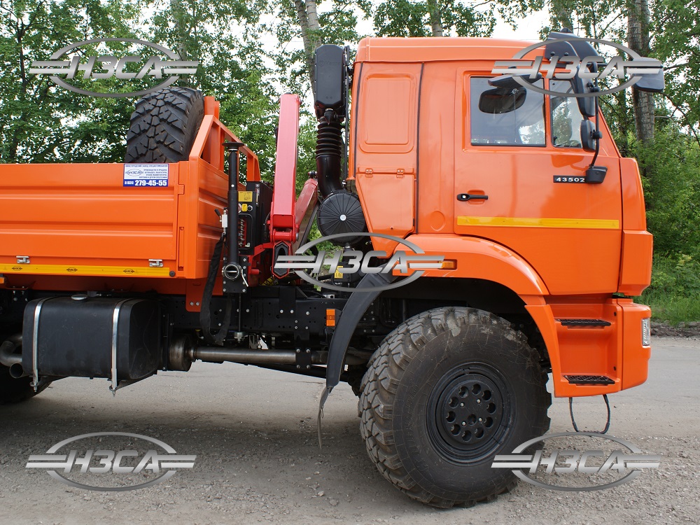 Бортовой КАМАЗ-43502 с краном-манипулятором (КМУ)