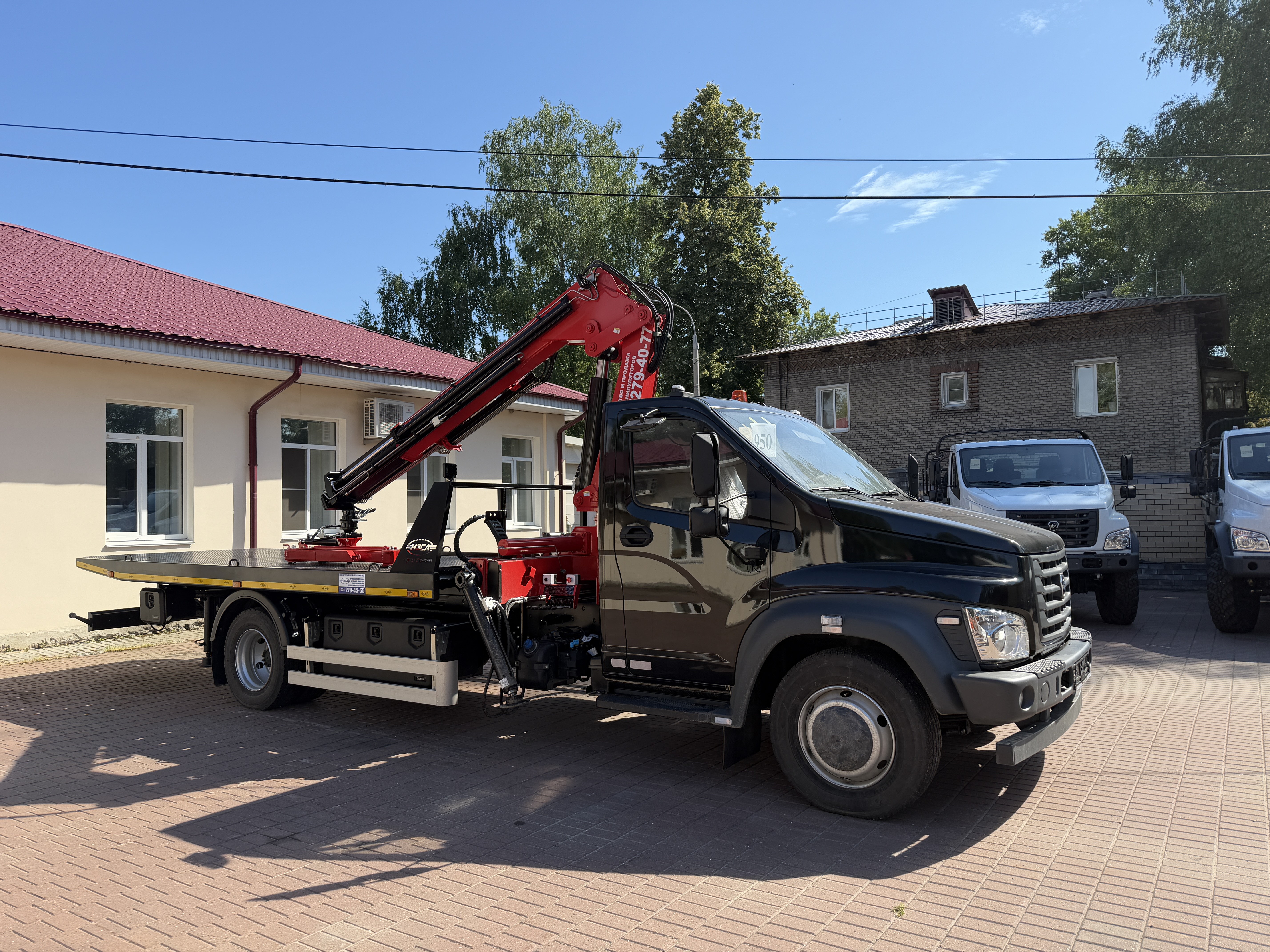 Эвакуатор с КМУ на базе ГАЗон NEXT